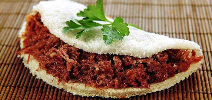 TAPIOCA RECHEADA C/CARNE DE SOL